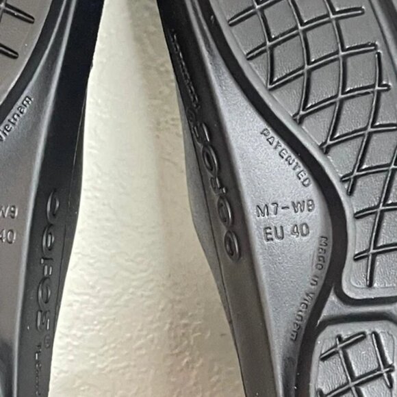 Oofos OOahh Black Comfort Recovery Slides Sandals Slip On Women's 9 Men's 7 - Picture 9 of 10